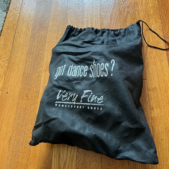 Ruby red salsa shoes - Picture 4 of 4